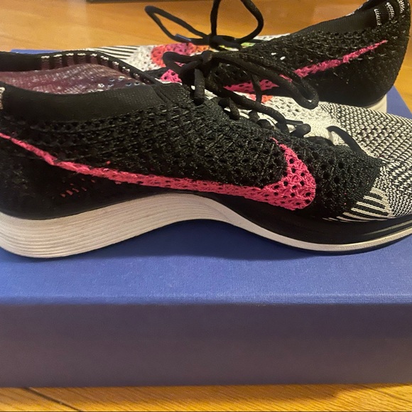 Nike BeTrue Limited Edition rainbow pride sneakers- discontinued style,men’s 6.5 - Picture 3 of 5